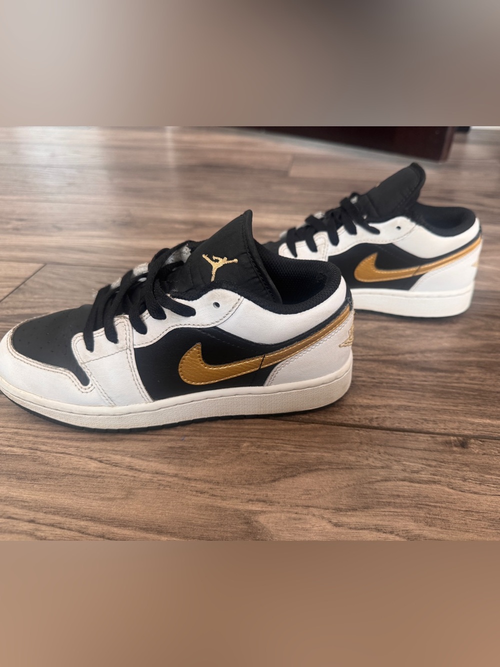 Jordan Low Top Dunk Sneakers - Black/White/Gold